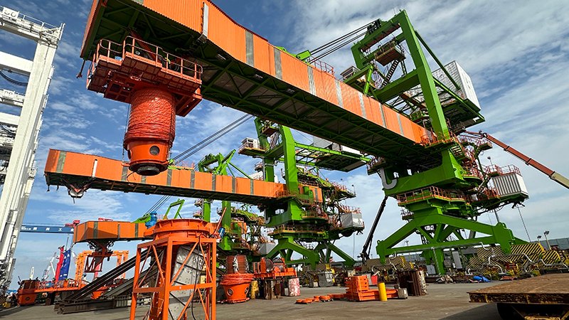 urethane-hopper-liners for-port -material -transportation